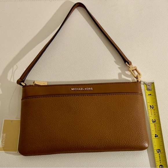 Michael Kors Jet Set Brown Leather Shoulder Baguette Bag • Gold Hardware • NWT - Picture 10 of 15